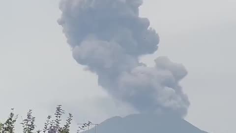 Reports of strong explosion heard from Chaparrastique volcano in San Miguel, El Salvador