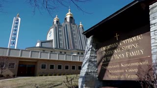 Ukrainian-Americans pray for peace during Sunday services