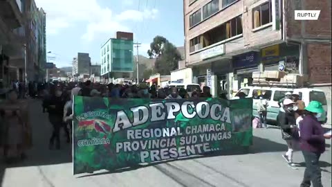 Clashes erupt in La Paz between police officers and coca producers