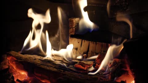 Fireplace with Fire Sounds - The BEST Burning Fireplace with Crackling Fire Noise