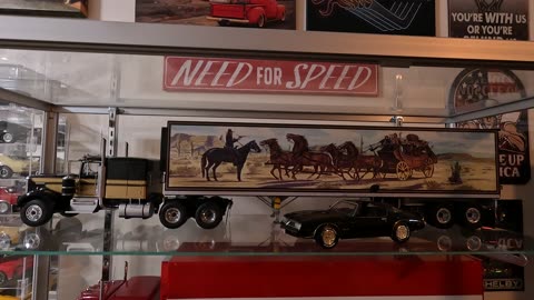 Smokey and the Bandit Tractor and Trailer Rig 1/18 scale