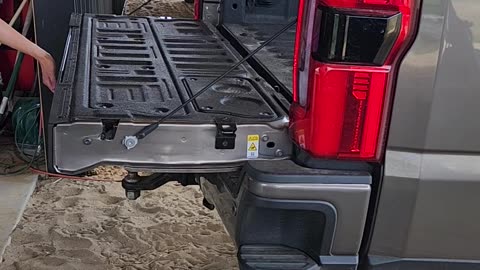 2023 F350 SuperDuty Limited Tailgate