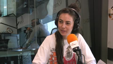 This Is How Much Amy Shark Means To Her Fans mix94.5