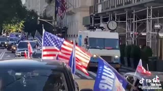 🇺🇸🦅 Americans show up at Trump Tower