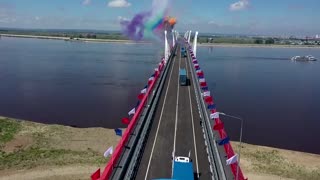Road bridge connecting Russia and China opens