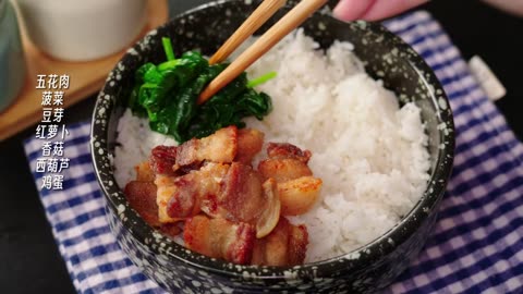 Homemade Korean Pork Belly Bibimbap! A big bowl is super cool! This summer must be arranged!