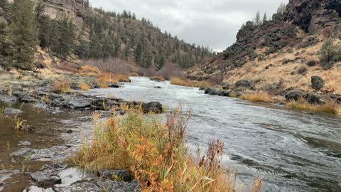 Central Oregon – Steelhead Falls – Panoramic Canyon Basin & Wild River – 4K