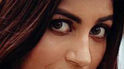 Actress Yashika Anand Lips CloseUp
