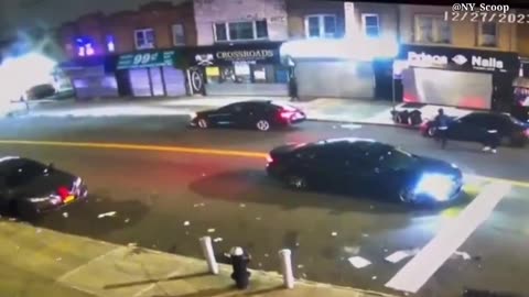 NYC: 127th Street & Liberty Avenue, Queens. CCTV shows 2 men armed with guns