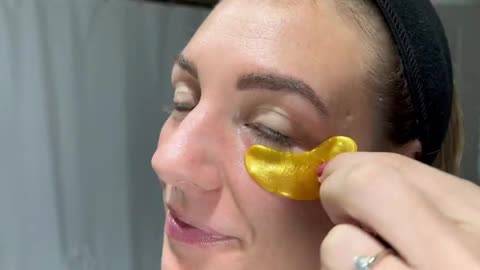 Get Radiant Eyes with Celor's Gold Eye Masks