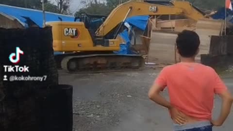 Angry workers demolish office and basecam