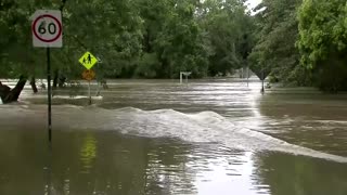 Australia flood sees one dead and ten missing