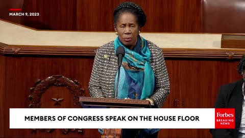 Sheila Jackson Lee Says Roe V. Wade Is Still 'The Law Of The Land' For Her