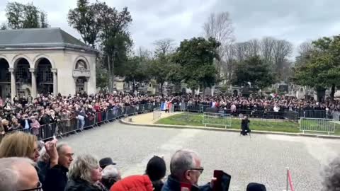 Thousands at the Père-Lachaise cemetery in Paris to pay their respects to Luc Montagnier