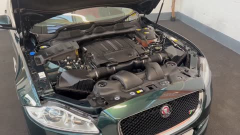 JAGUAR XJR 5.5 SUPERCHARGED, BRITISH RACING GREEN, RED LEATHER