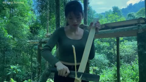 Build a bamboo house in the forest, hunter girl, make the complete trap - bushcraft survival