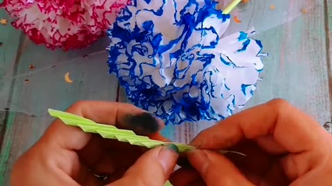 How to Make Flowers from Tissue