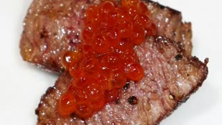 FoodPerfect: Salmon Roe On Japanese Wagyu Fillet Mignon A5 BMS9 Snack: Score 5/5