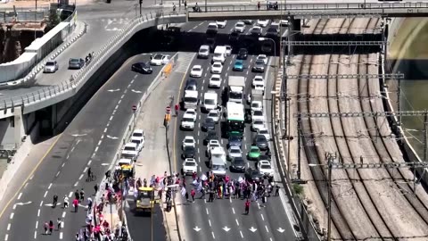 Israeli protesters block Tel Aviv highway