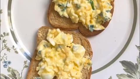 quick and yummy snack with boiled eggs