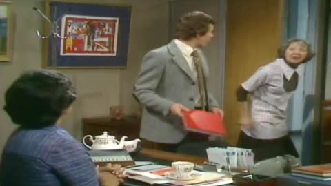 Mind Your Language - S02 - E07 - Take Your Partners.mp4