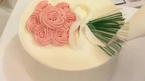 White creamy cake decorations ideas