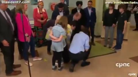 JUSTIN TRUDEAU TENDS TO COLLAPSED PERSON WHO HES RESPONSIBLE FOR - JABS