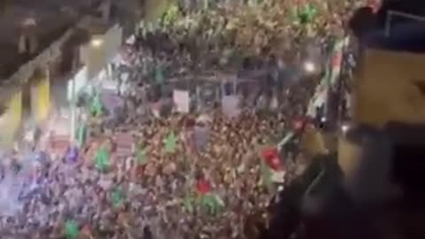 Huge crowds take to the streets of Amman, Jordan to support the war against Israel