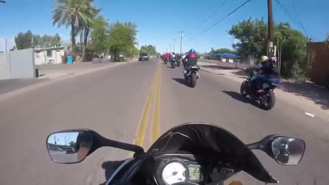 Motorcyclist Runs Away From Police and Leaves Motorcycle Behind