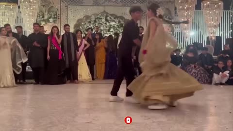 Hania Amir dance with her Boyfriend