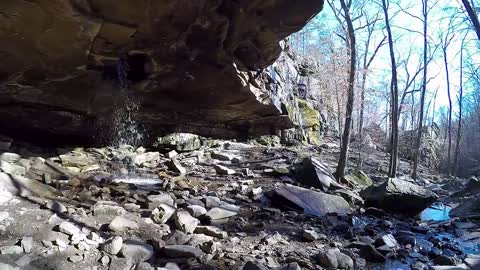 Cascada escondida es un tesoro escondido de Arkansas