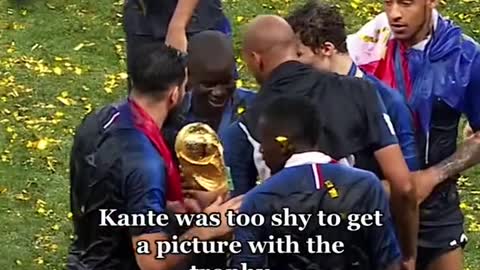 We must protect N'Golo Kante at all costs 😭 #Kante #ngolokante #France #equipedefrance #nzonzi