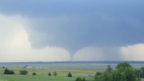 RAW Storm Chase footage - Abilene/Chapman Kansas Tornado May 25, 2016.