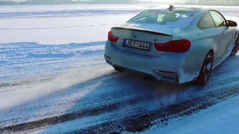 BMW M4 DRIFT ON ICE