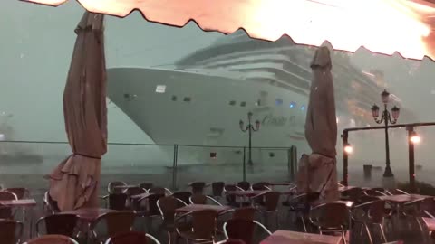 Terrifying Footage Shows Cruise Ship Nearly Crashing Into Venice Dock
