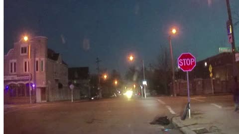 milwaukee-police-pursuit-on-march-17-2023-Crazy Dash Cam Scenes