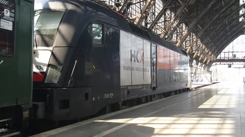 German train "sings" while departing station