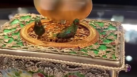 AN OLD WORLD MUSIC BOX THAT WILL LEAVE U SPEECHLESS