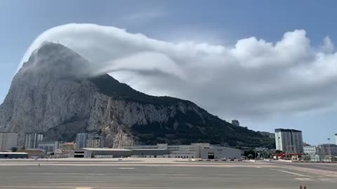 Stunning banner 🌨️ 🌨️ ☁️ over the Rock 🥌 of Gibraltar.