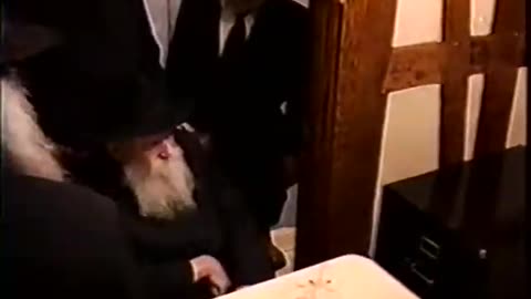 184. Motzei Shushan Purim 5753, Yechidus = מוצאי שושן פורים תשנ"ג