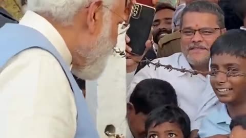 PM Modi's adorable conversation with young kids in Kalaburagi, Karnataka