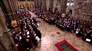 Queen Elizabeth attends late husband's memorial service