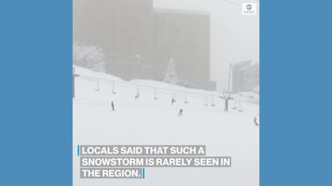 Heavy snow blankets northern Japan