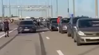 2023-07-17 - Ponte di Kersh danneggiato da una esplosione allalba (TV ucraina)