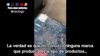 5G antenna official shows his motherboard / funcionario de antenas 5G muestra su placa