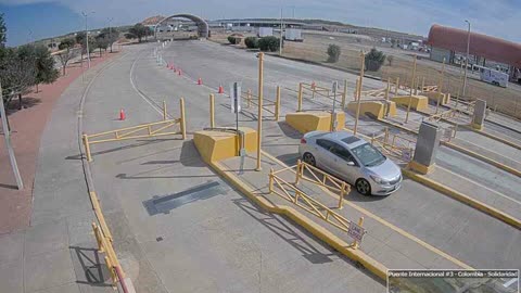 2024-01-18 - Puente Internacional 3 (viendo hacia Laredo, Texas)