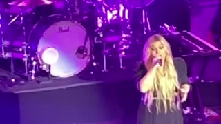 Kelly Clarkson - "I Hate Love" (Live from the Belasco)
