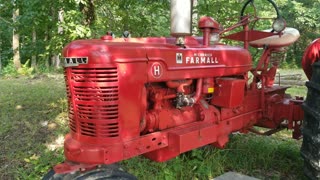 1940 Farmall H antique tractor