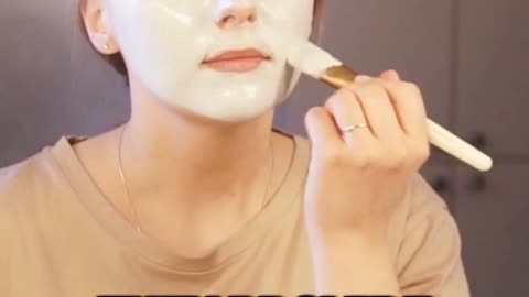 Get Plump Glowing Skin with Cream Masks Perfect for Dry and Mature Skin