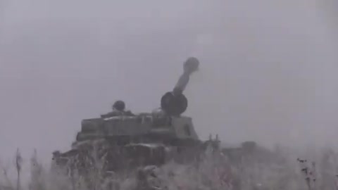 Ukrainian artillery strikes a Russian convoy